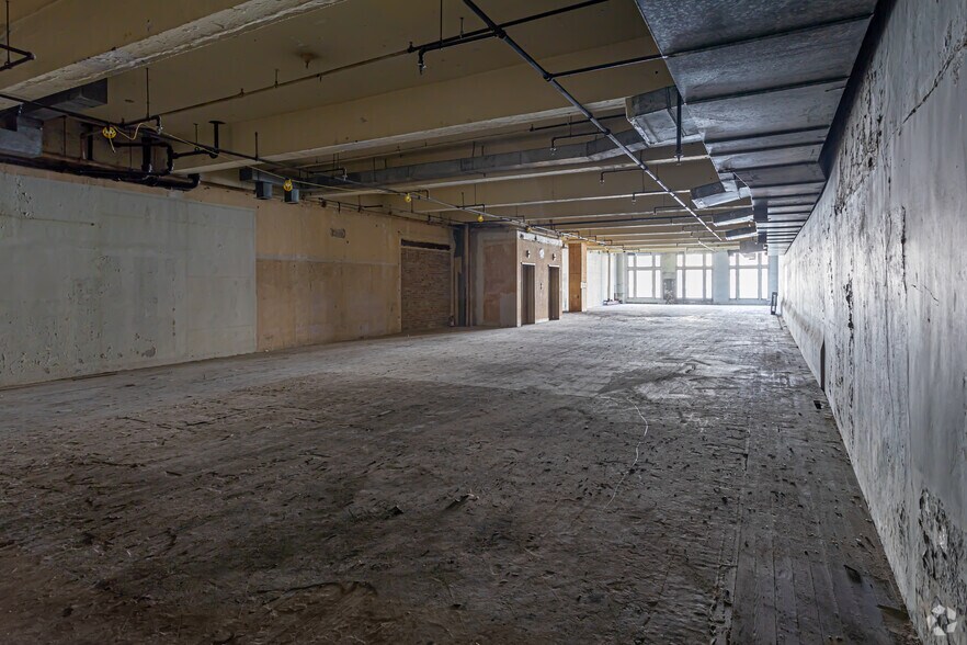 More Photos Of 714 Canal St, New Orleans Storefront Retail Office For Lease