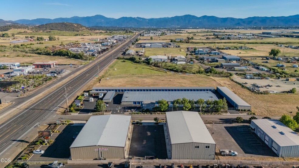 More Photos Of 1060 Dillon Way, Central Point Self Storage For Sale
