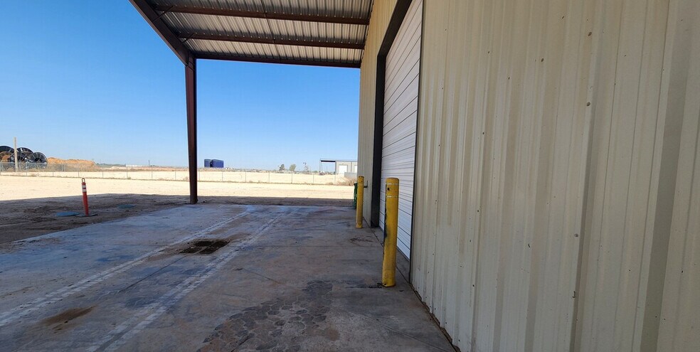 More Photos Of 6712 FM 715, Midland Warehouse For Lease