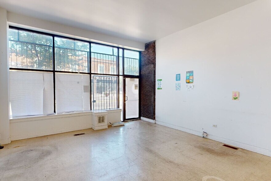 More Photos Of 2501-2505 W 63rd St, Chicago Storefront Retail Residential For Lease