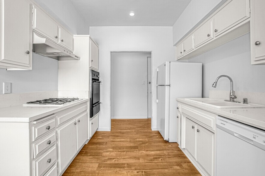 More Photos Of 1677 Westholme Ave, Los Angeles Apartments For Sale