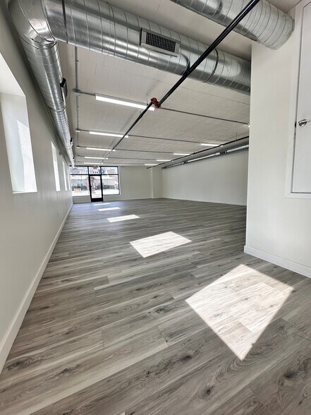 More Photos Of 915 S Washington Ave, Royal Oak Freestanding For Lease