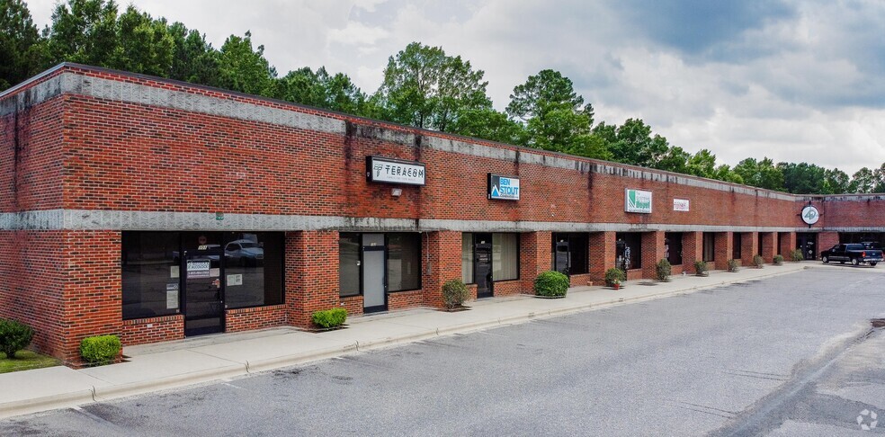 Primary Photo Of 409 Chicago Dr, Fayetteville Flex For Lease