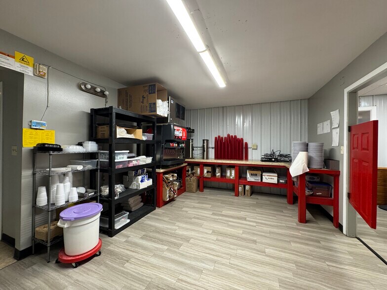 More Photos Of 18 N 4th St, Gosport Storefront Retail Office For Sale