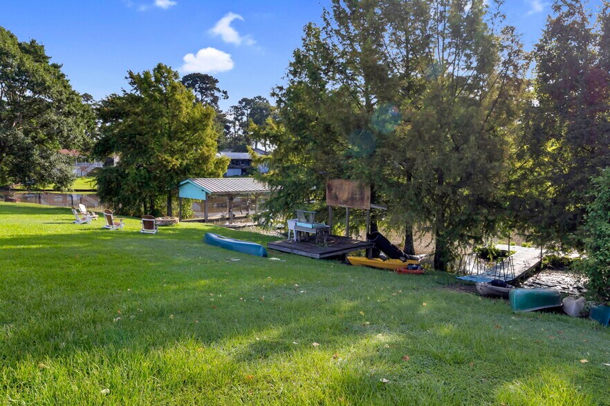 More Photos Of 13050 U.S. 190 hwy, Onalaska Freestanding For Sale