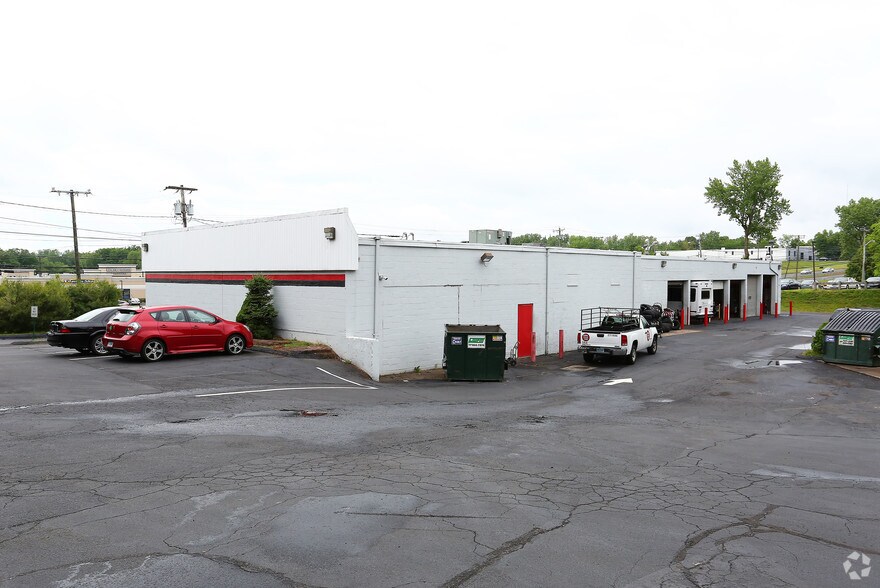 More Photos Of 3384-3386 Berlin Tpke, Newington Freestanding For Lease