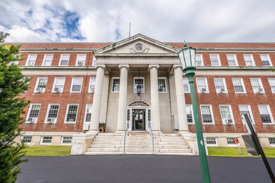 More Photos Of 9 Green St, Augusta Office For Lease