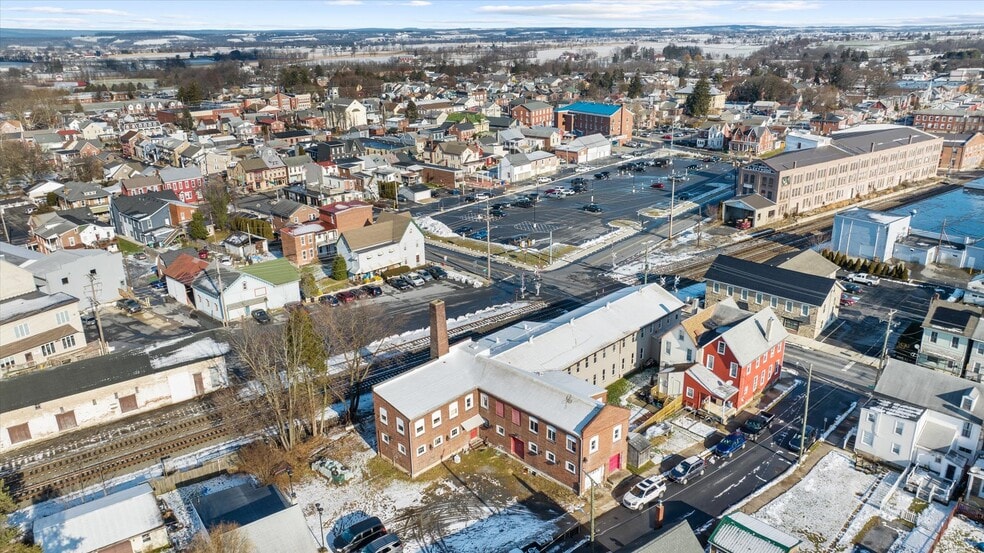 More Photos Of 102 S Richmond St, Fleetwood Warehouse For Sale