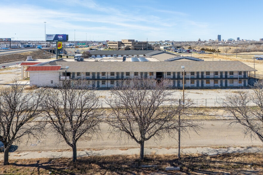 More Photos Of 2915 E Interstate 40, Amarillo Hotel For Sale