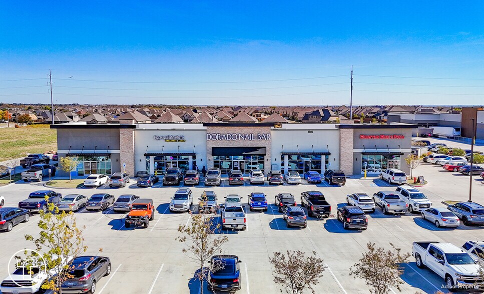 More Photos Of 1980 N Highway 77, Waxahachie General Retail For Sale