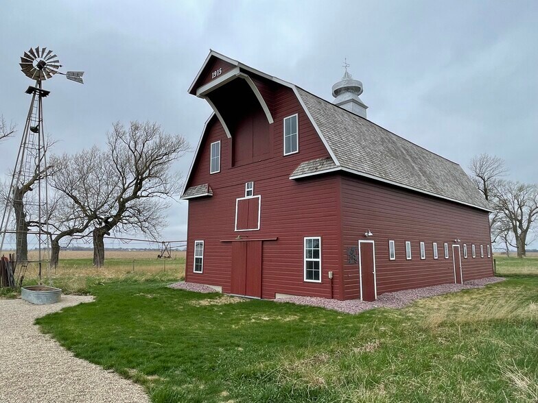 More Photos Of 14152 Highway K64, Whiting Specialty For Sale