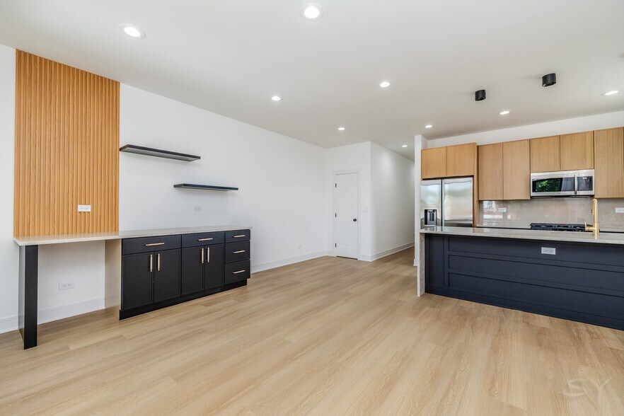 More Photos Of 3018 Polk st, Chicago Apartments For Sale