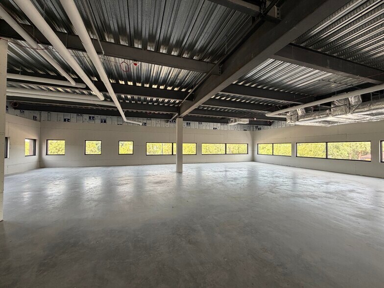 More Photos Of 13811 Metropolis Ave, Fort Myers Office For Lease