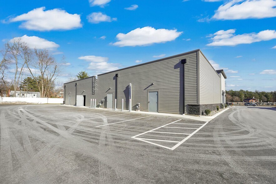More Photos Of 212 Southampton Rd, Westfield Freestanding For Lease
