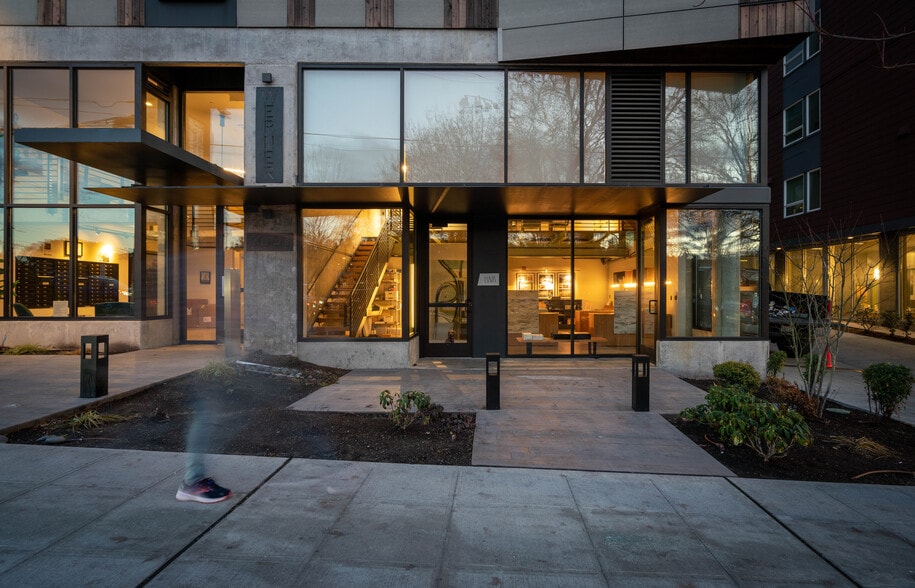 Primary Photo Of 3046 17th Ave W, Seattle Apartments For Lease