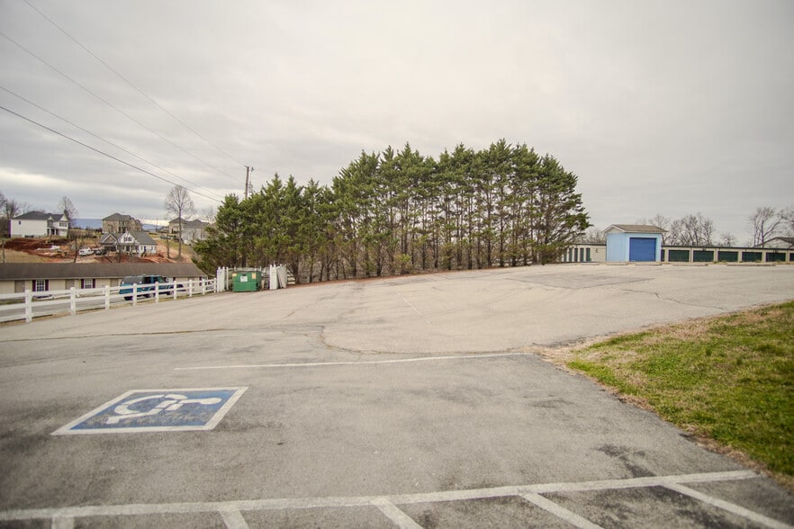 More Photos Of 11729 Chapman Hwy, Seymour Medical For Lease