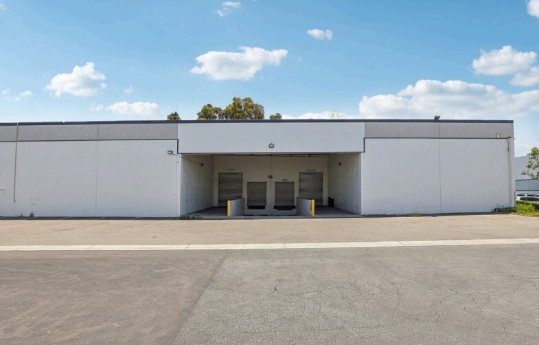 More Photos Of 16307-16331 Arthur St, Cerritos Warehouse For Lease