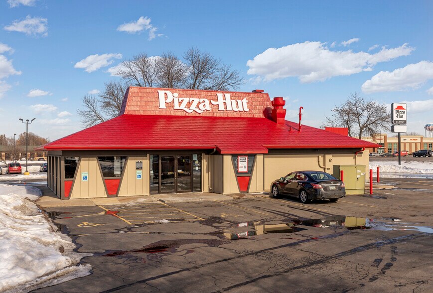 More Photos Of 8156 NE Highway 65, Minneapolis Fast Food For Sale