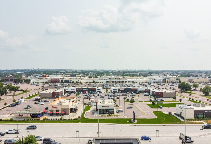 Primary Photo Of 4101 W 41st St, Sioux Falls Storefront For Lease
