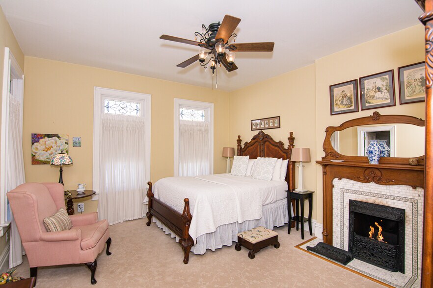 More Photos Of 301 Meyers Ave, Meyersdale Hotel For Sale