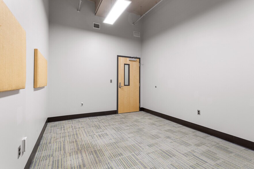 More Photos Of 101 E Allen St, Hendersonville Medical For Lease