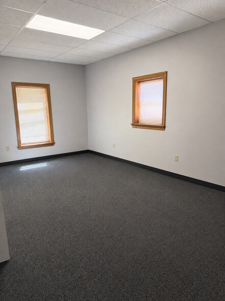 More Photos Of 6501 Mechanicsville Tpke, Mechanicsville Office For Lease