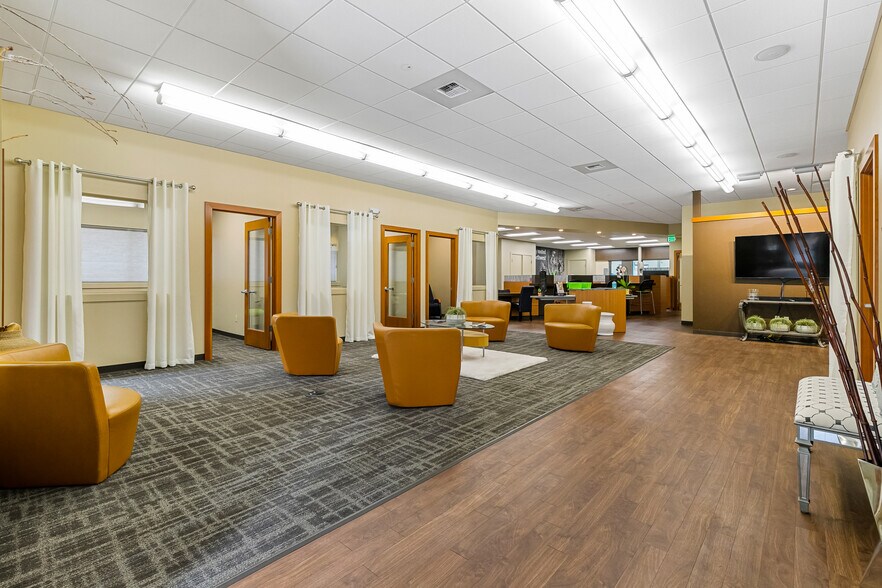 More Photos Of 1501 Cornwall Ave, Bellingham Bank For Sale