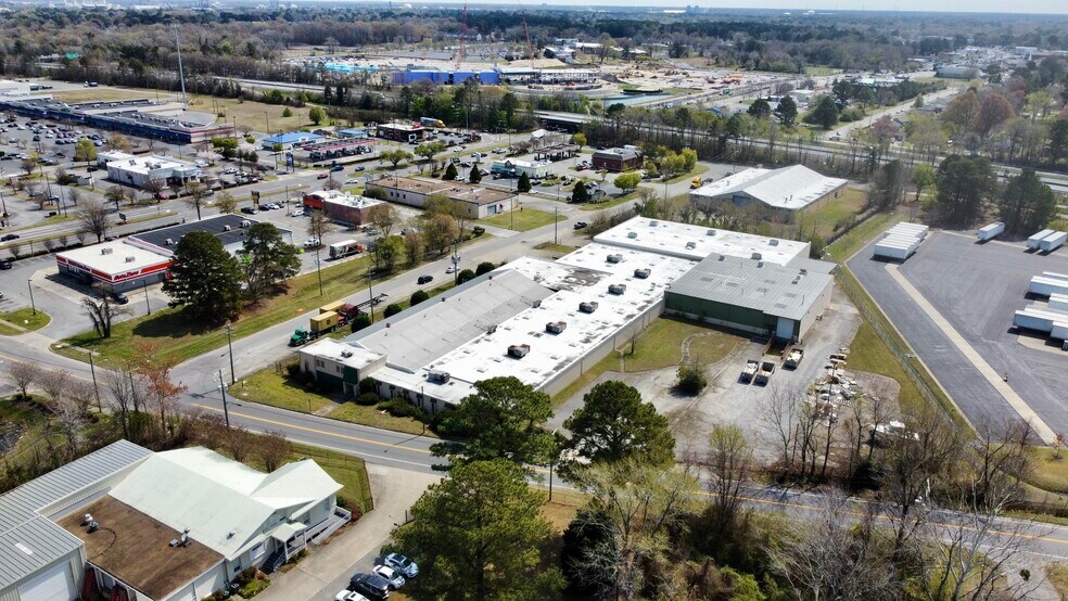 More Photos Of 2615 Elmhurst Ln, Portsmouth Warehouse For Lease