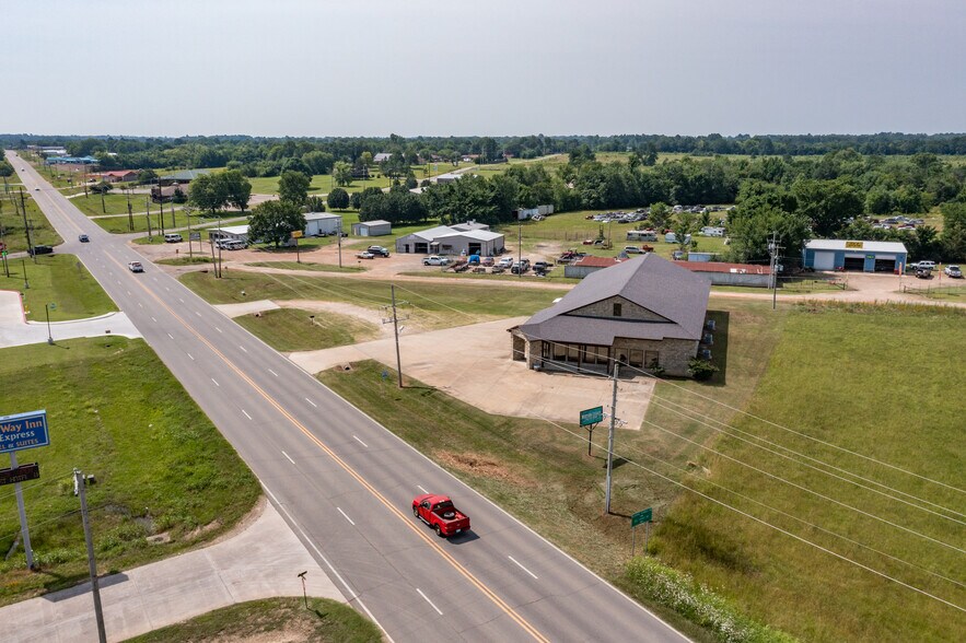 More Photos Of 1910 E Jackson St, Hugo Freestanding For Sale