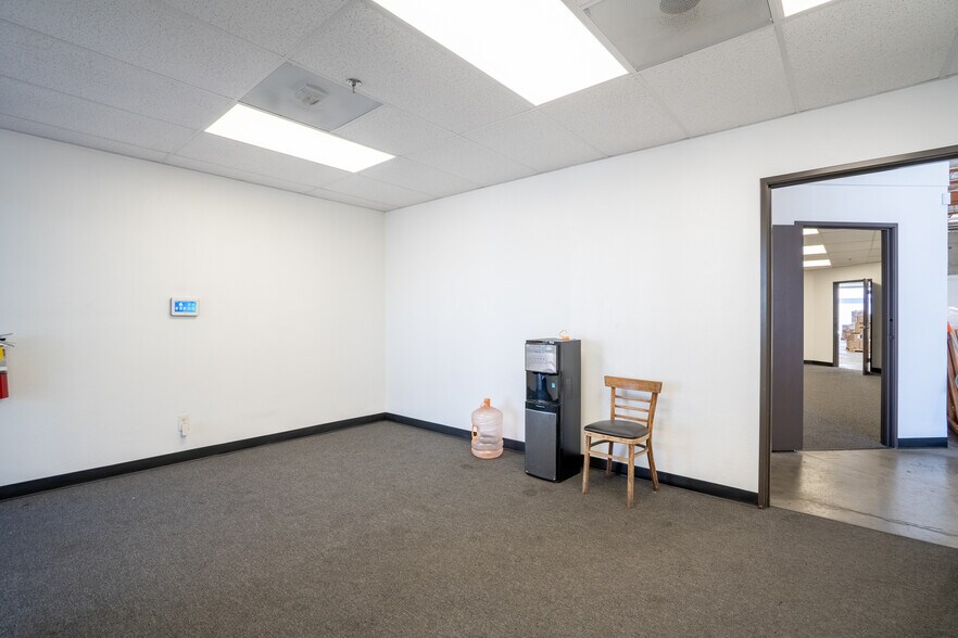 More Photos Of 775 Anita St, Chula Vista Distribution For Lease