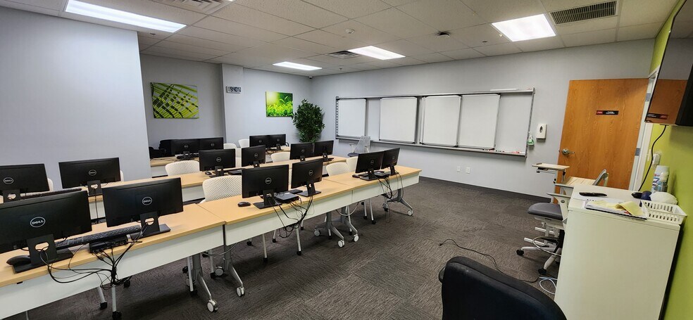 More Photos Of 6870 Bermuda Rd, Las Vegas Office For Lease