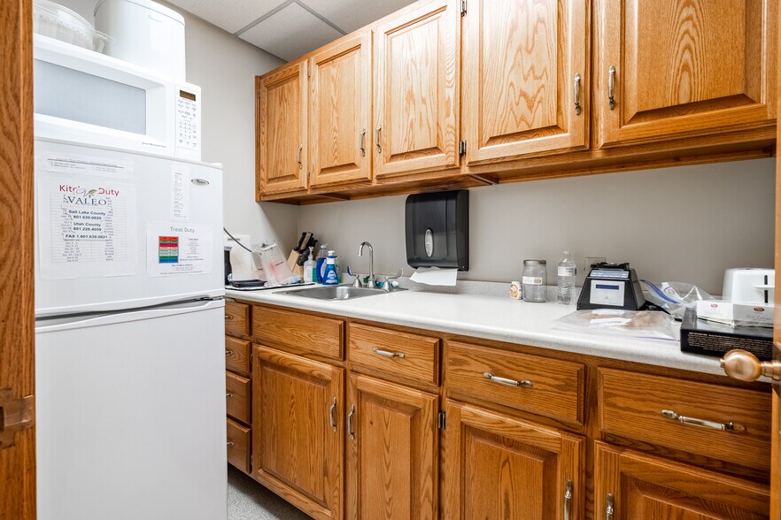 More Photos Of 1055 N 300 W, Provo Medical For Sale