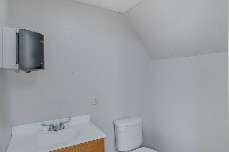 More Photos Of 1818 San Pedro Ave, San Antonio Office Residential For Sale