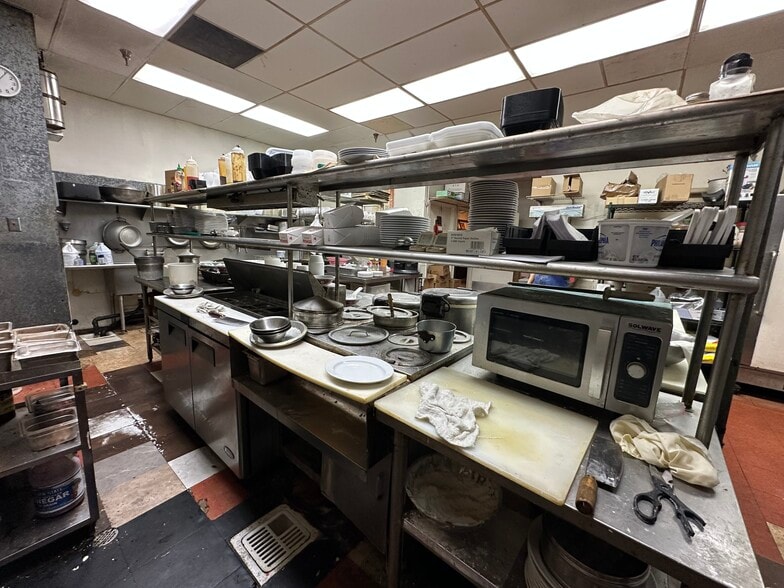 More Photos Of 4020 E Main St, Ventura General Retail For Lease