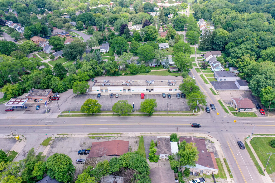 Primary Photo Of 2710 W Court St, Flint Office For Sale