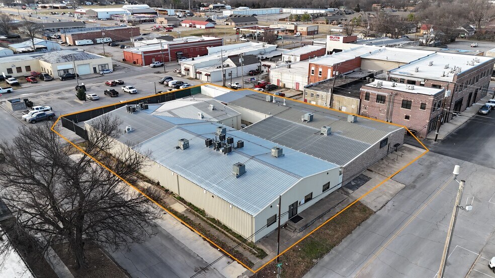 More Photos Of 114 S A St, Skiatook Warehouse For Sale
