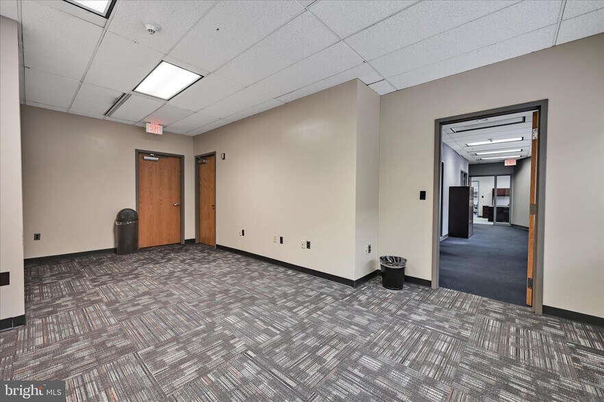 More Photos Of 19 N 6th St, Reading Office For Sale