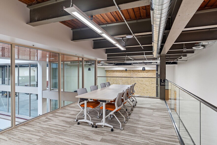 More Photos Of 2550 University Ave W, Saint Paul Unknown For Lease