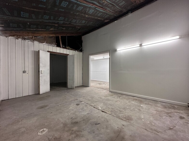 More Photos Of 1530 E 5th Ct, Tulsa Warehouse For Lease
