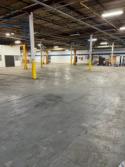 More Photos Of 820 Cochran St, Statesville Warehouse For Lease