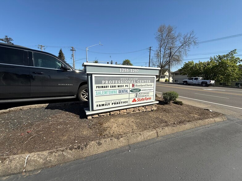 More Photos Of 1255-1257 Wallace Rd NW, Salem Office For Lease