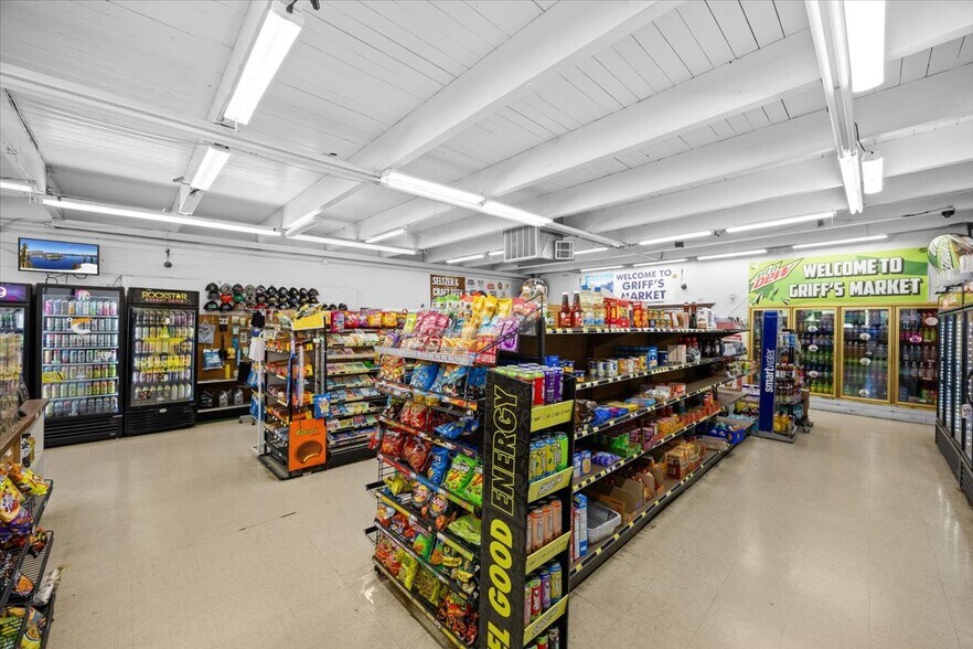 More Photos Of 4432 Carnes Rd, Roseburg Convenience Store For Sale