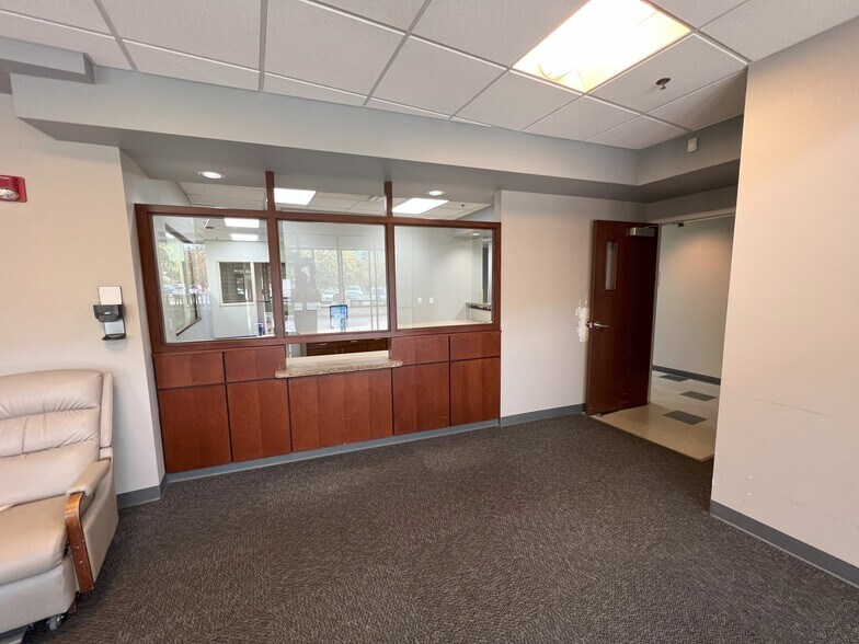 More Photos Of 3800-3840 Grant Ave, Loveland Medical For Lease