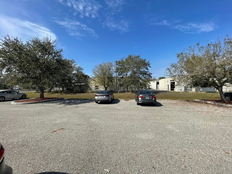 More Photos Of 25560 Technology Blvd, Punta Gorda Office For Sale