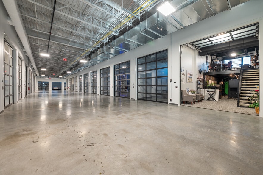 More Photos Of 4229 N FM 620 Hwy, Austin Showroom For Sale