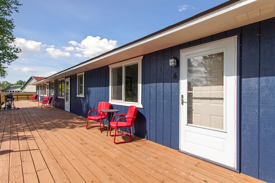 More Photos Of 4998 Main Ext, Long Lake Hospitality For Sale
