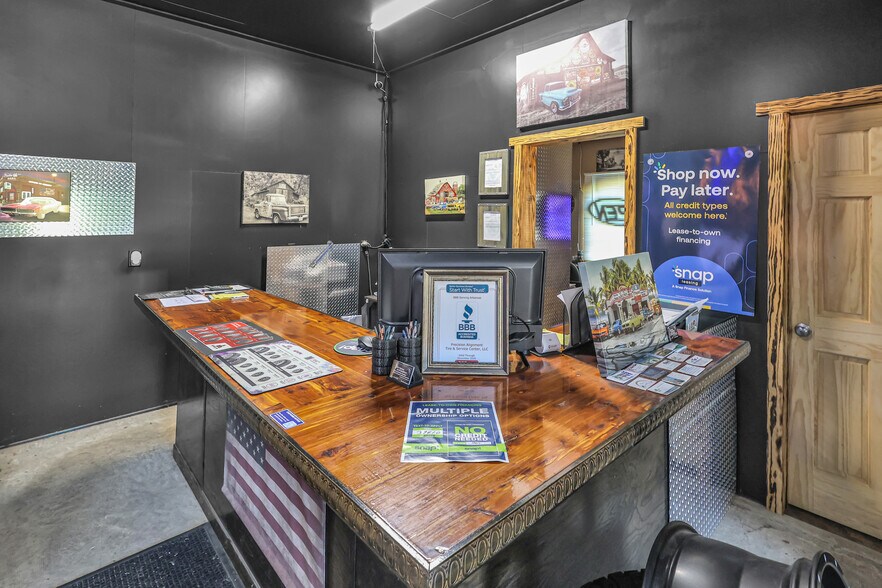 More Photos Of 101 Caney Pl, Glenwood Auto Repair For Sale