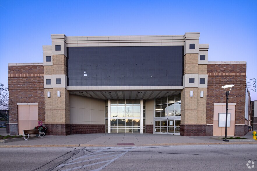 More Photos Of 999 Elmhurst Rd, Mount Prospect Unknown For Lease