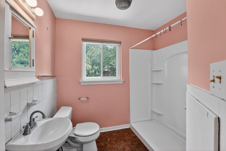 More Photos Of 1518 Parkway, Austin Multifamily For Sale