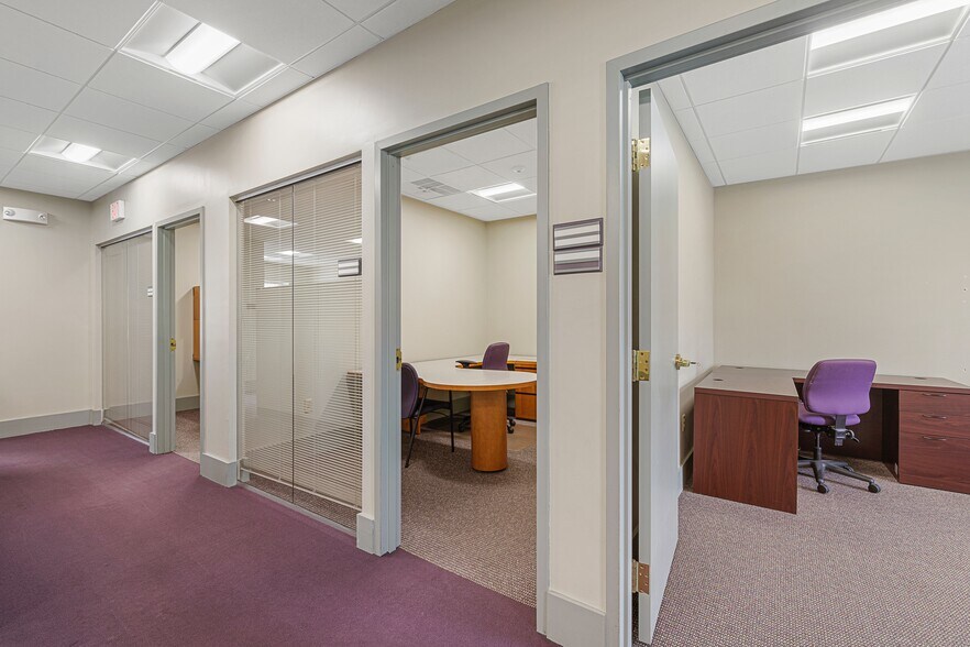 More Photos Of 319 Auburn St, Newton Medical For Lease